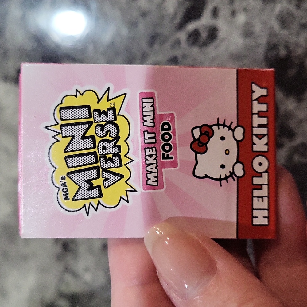 Miniverse Make It Mini Food Hello Kitty Bento Box - Picture 3 of 4